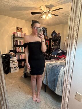 Off-Shoulder Black Bodycon Dress